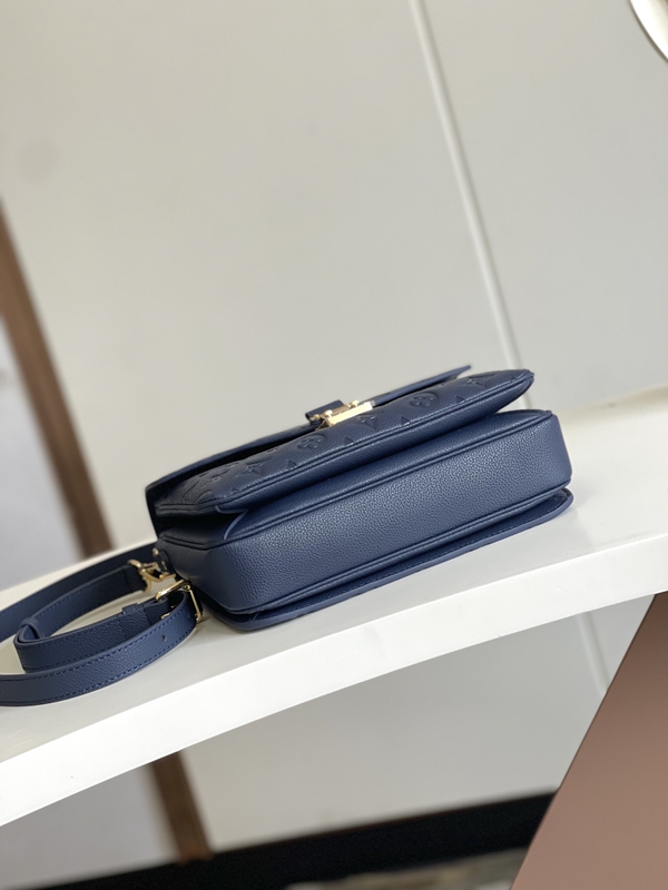 ルイヴィトンバッグ内部構造